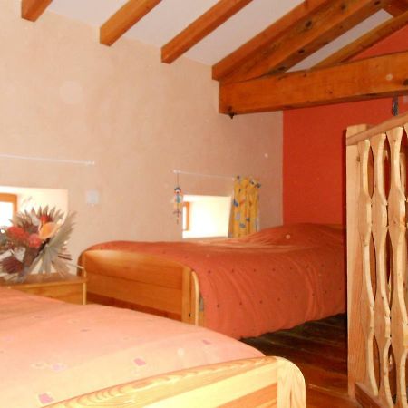 Chambre D'Hotes Myrtille Usson-en-Forez Exterior foto